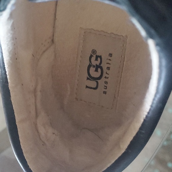 Ugg 8 - Picture 5 of 6